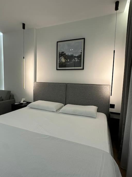 Elegant Studio - Tirana City Center Ngoại thất bức ảnh
