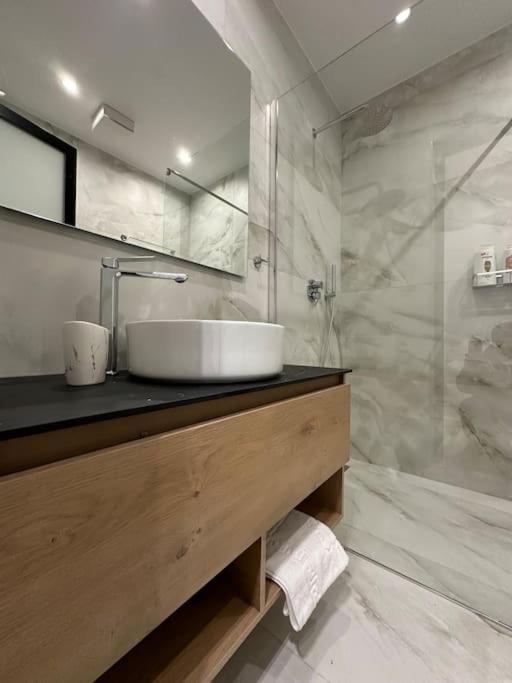 Elegant Studio - Tirana City Center Ngoại thất bức ảnh